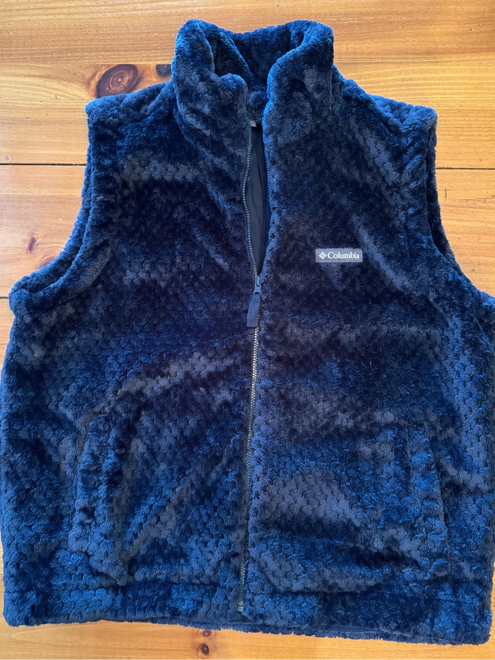 NWOT Columbia Sportswear Women’s Navy High-Pile Fleece Vest – Size Medium